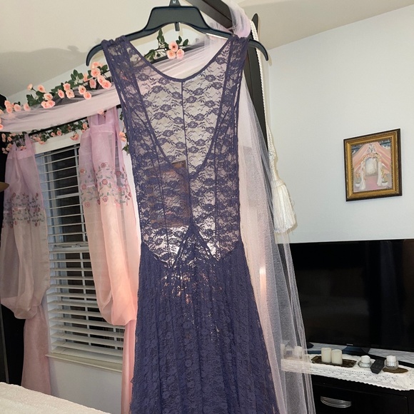 Purple Sheer Lace Victorian Tea Length Midi Dress - Picture 5 of 12
